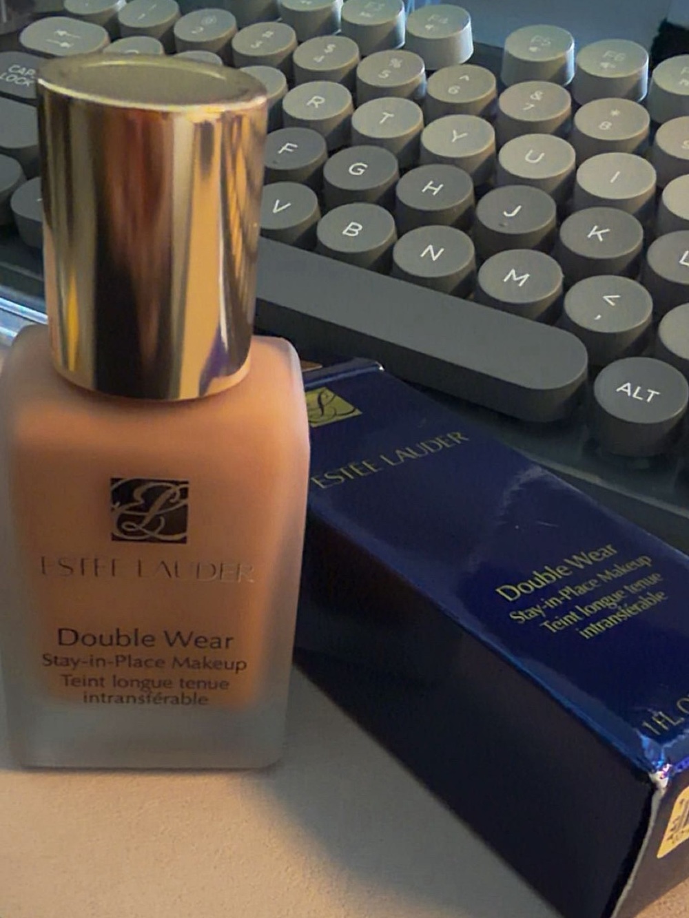 Estée Lauder Double Wear Liquid Foundation - sandal wood